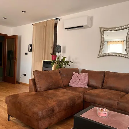 With Hot Tub - Pobri, - 27506 אופטיה